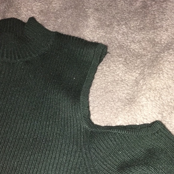 Mock neck cold shoulder long sleeve - Picture 2 of 2